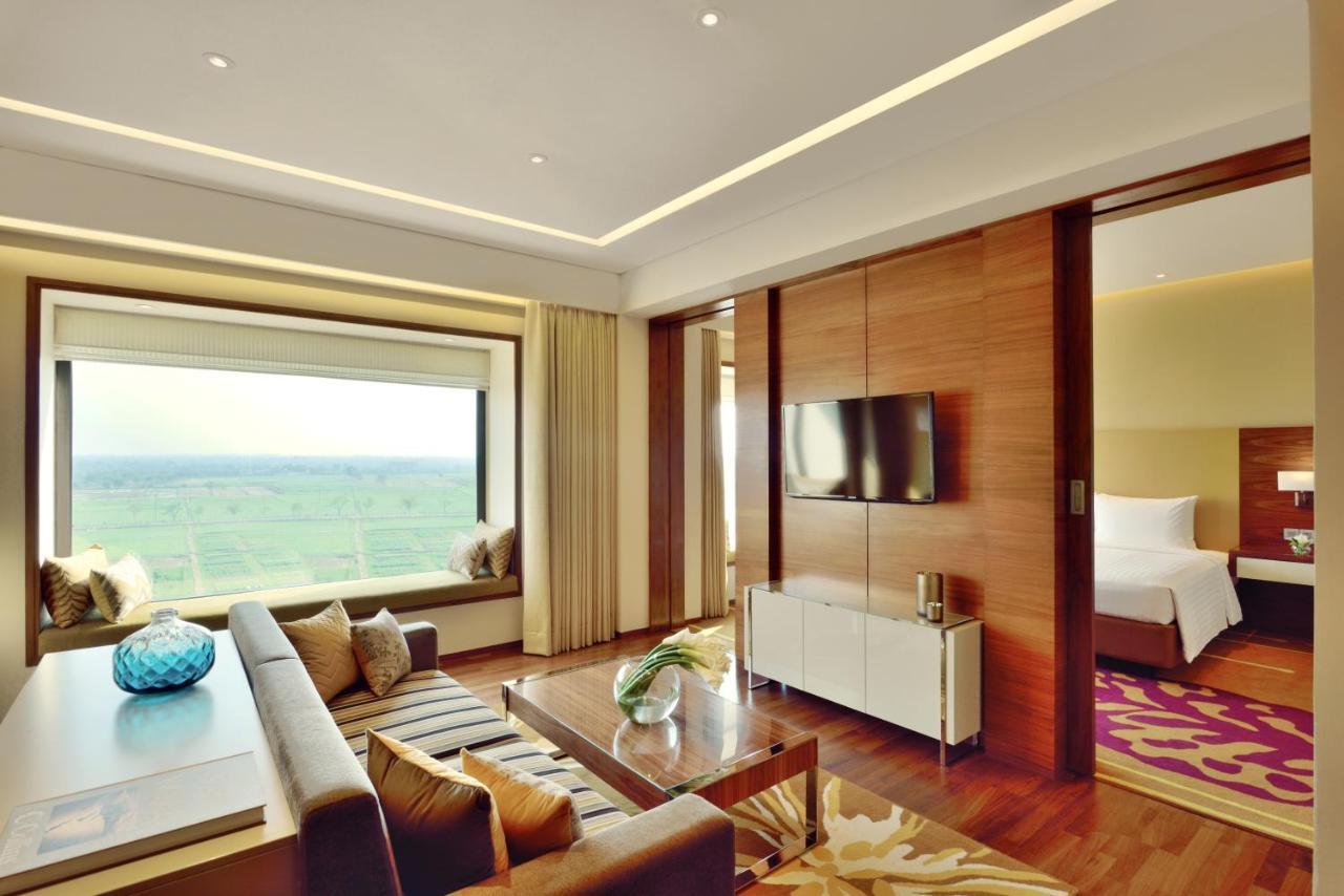 Courtyard By Marriott Raipur Hotel Kültér fotó
