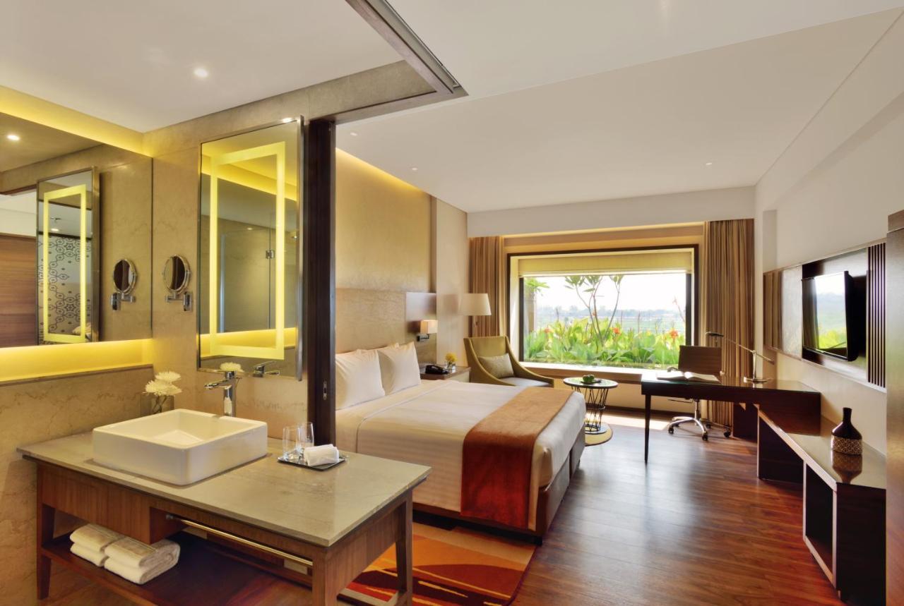 Courtyard By Marriott Raipur Hotel Kültér fotó