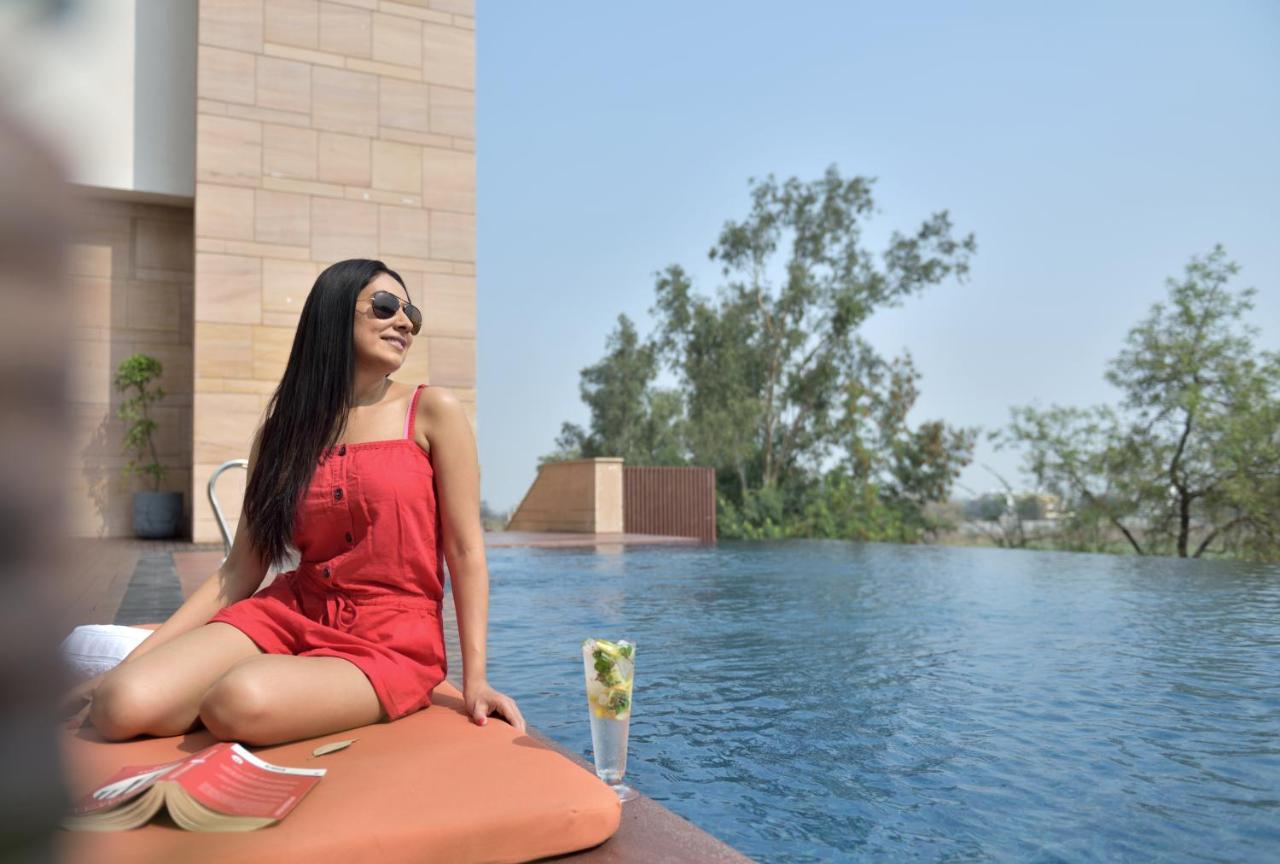 Courtyard By Marriott Raipur Hotel Kültér fotó