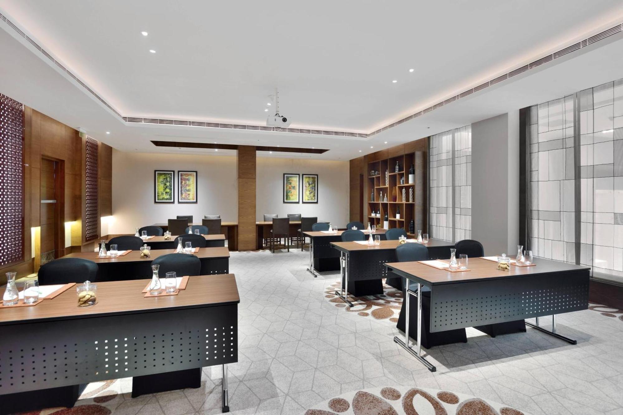 Courtyard By Marriott Raipur Hotel Kültér fotó