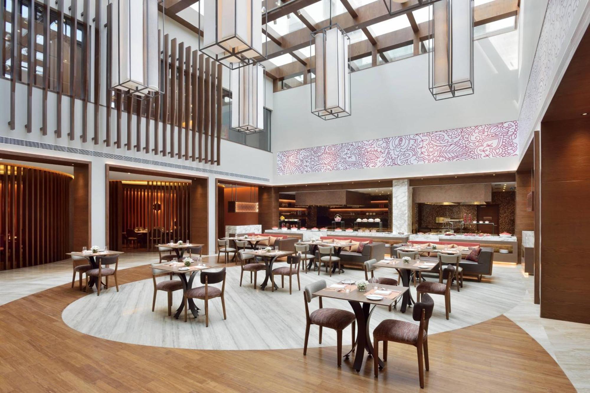 Courtyard By Marriott Raipur Hotel Kültér fotó