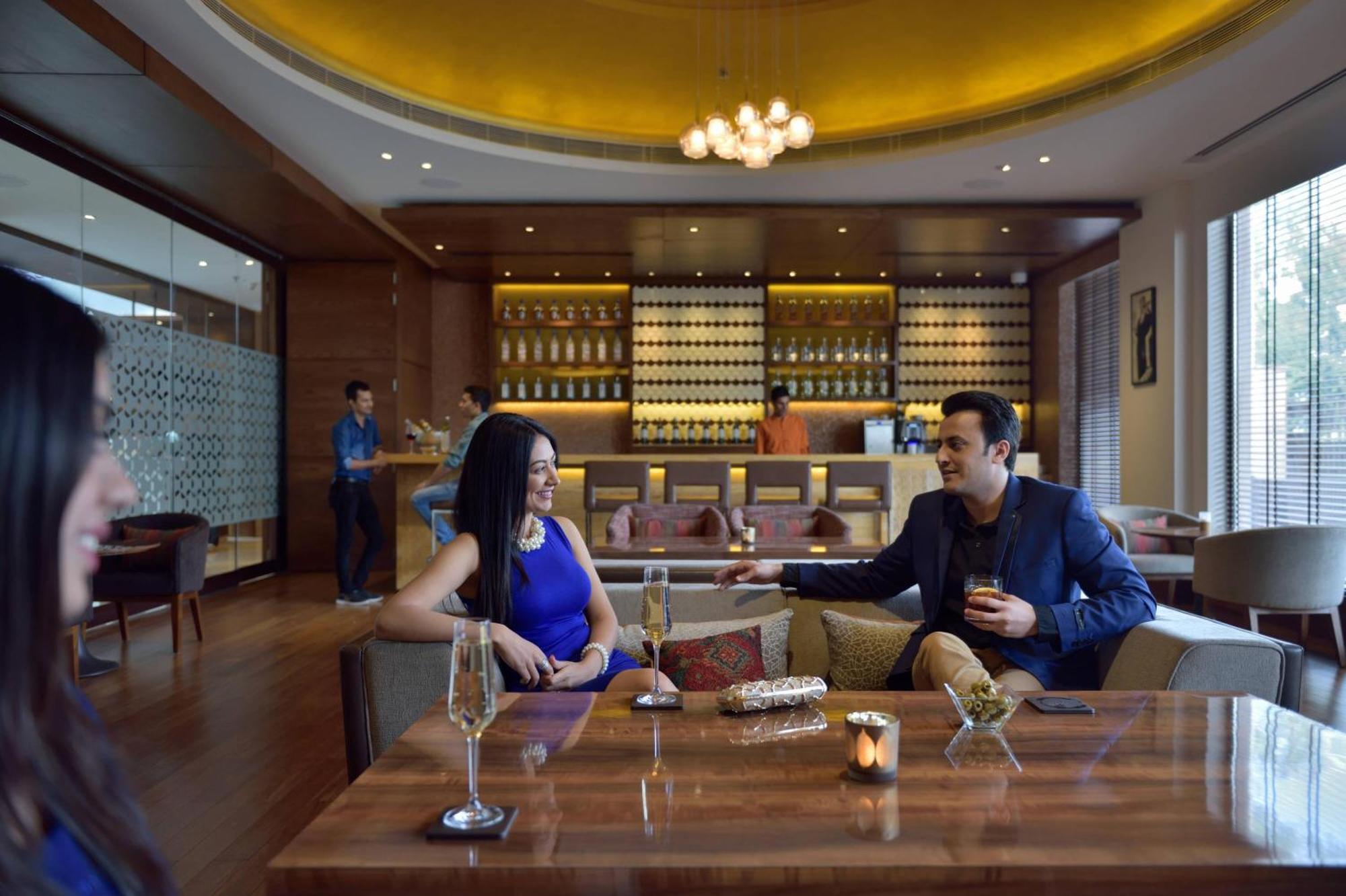 Courtyard By Marriott Raipur Hotel Kültér fotó
