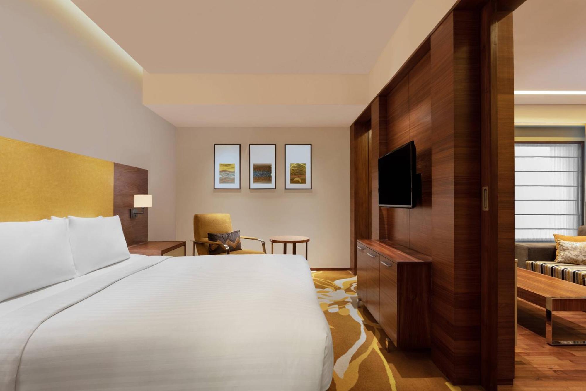 Courtyard By Marriott Raipur Hotel Kültér fotó