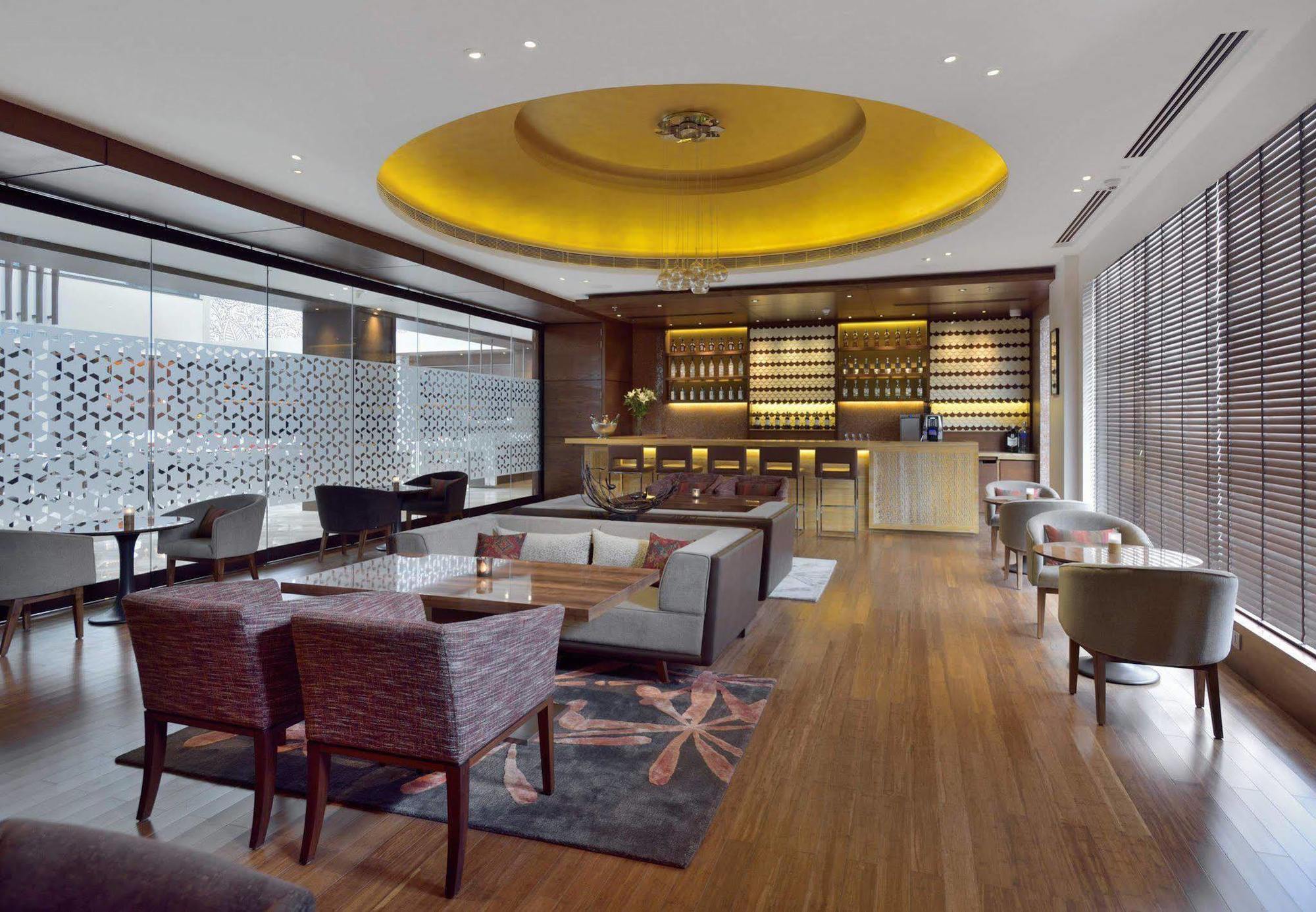 Courtyard By Marriott Raipur Hotel Kültér fotó