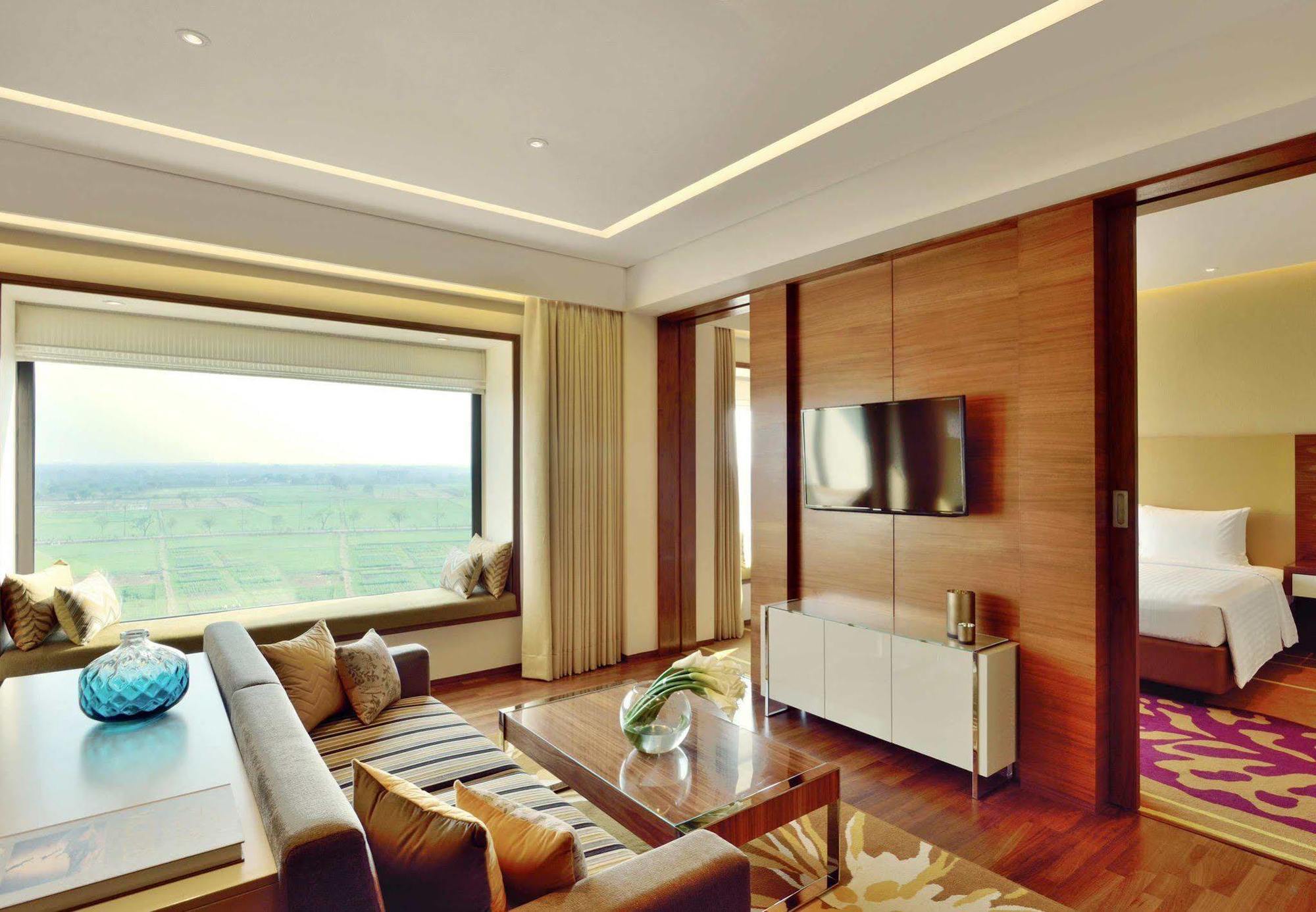 Courtyard By Marriott Raipur Hotel Kültér fotó