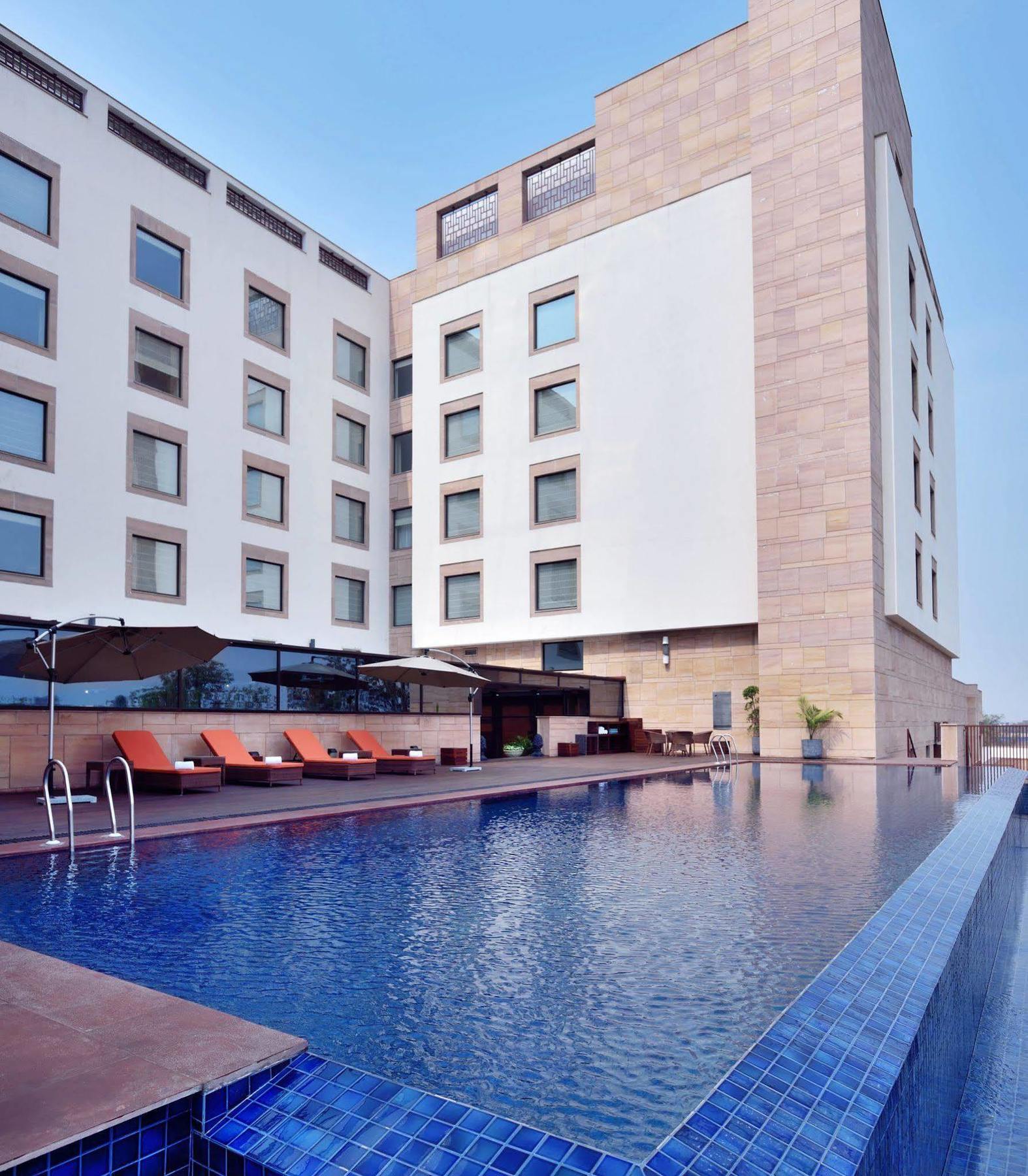 Courtyard By Marriott Raipur Hotel Kültér fotó